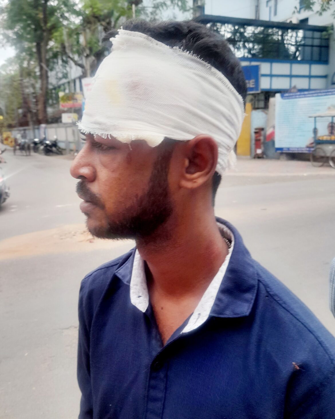 সাংবাদিক প্রীতম বর্ধন এর উপর দুষ্কৃতীরা হামলা চালায়।