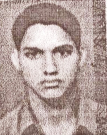 নদীয়ার নন্দীঘাট হরধাম এলাকার বাসিন্দা আকতার শেখ নামে এক যুবকের বিরুদ্ধে  ১৫ লক্ষ টাকা তছরুপ করার অভিযোগ।